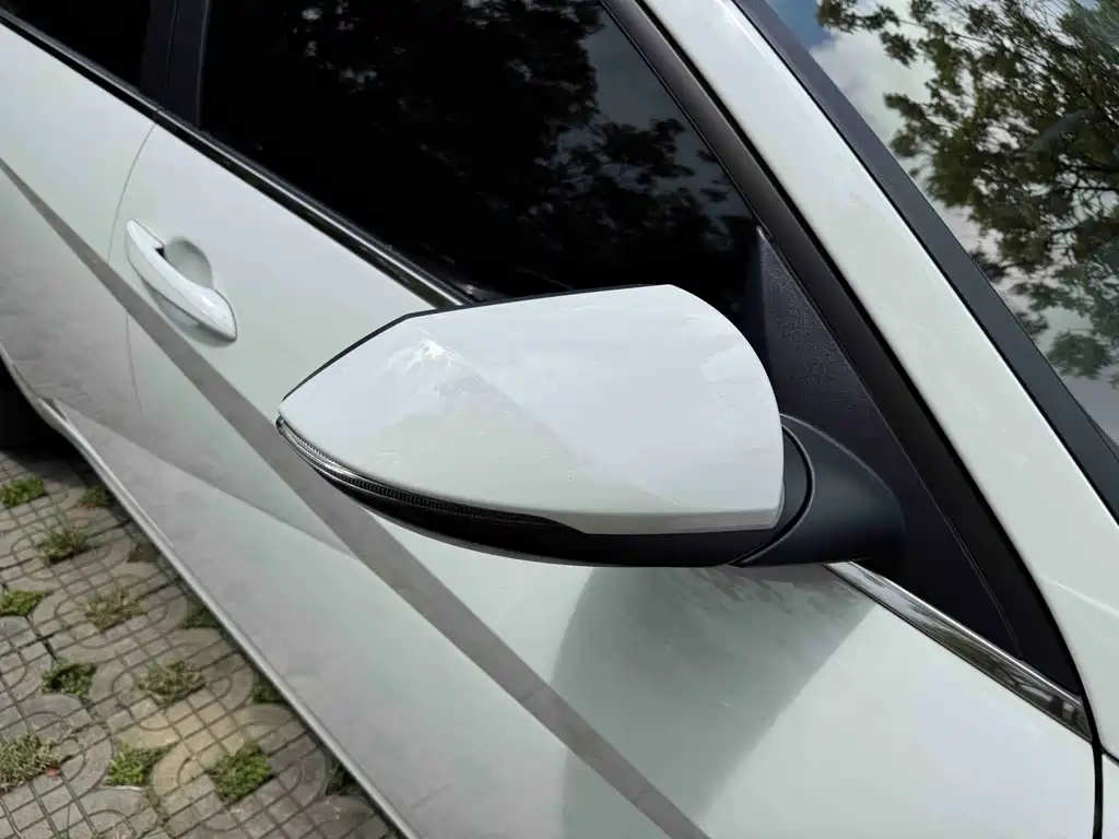 Hyundai Elantra 2023 — фото 48