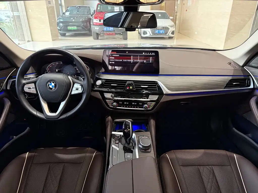 BMW 5 Series 2023 — фото 15