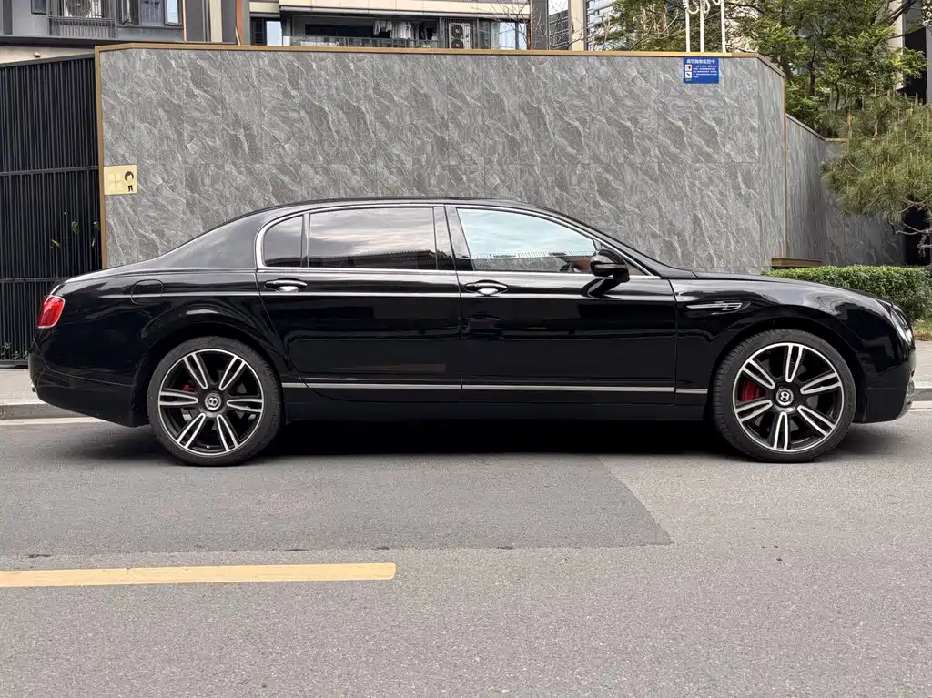Bentley Flying Spur 2011 — фото 3