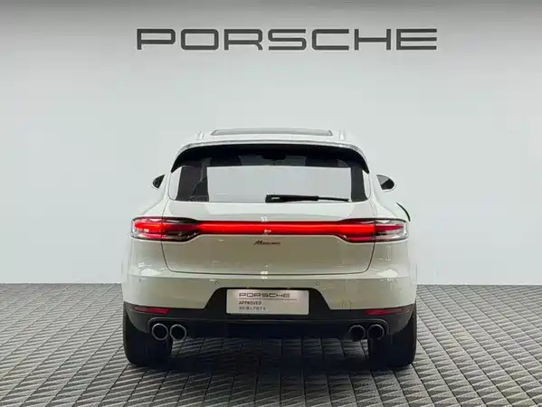 Porsche Macan 2021