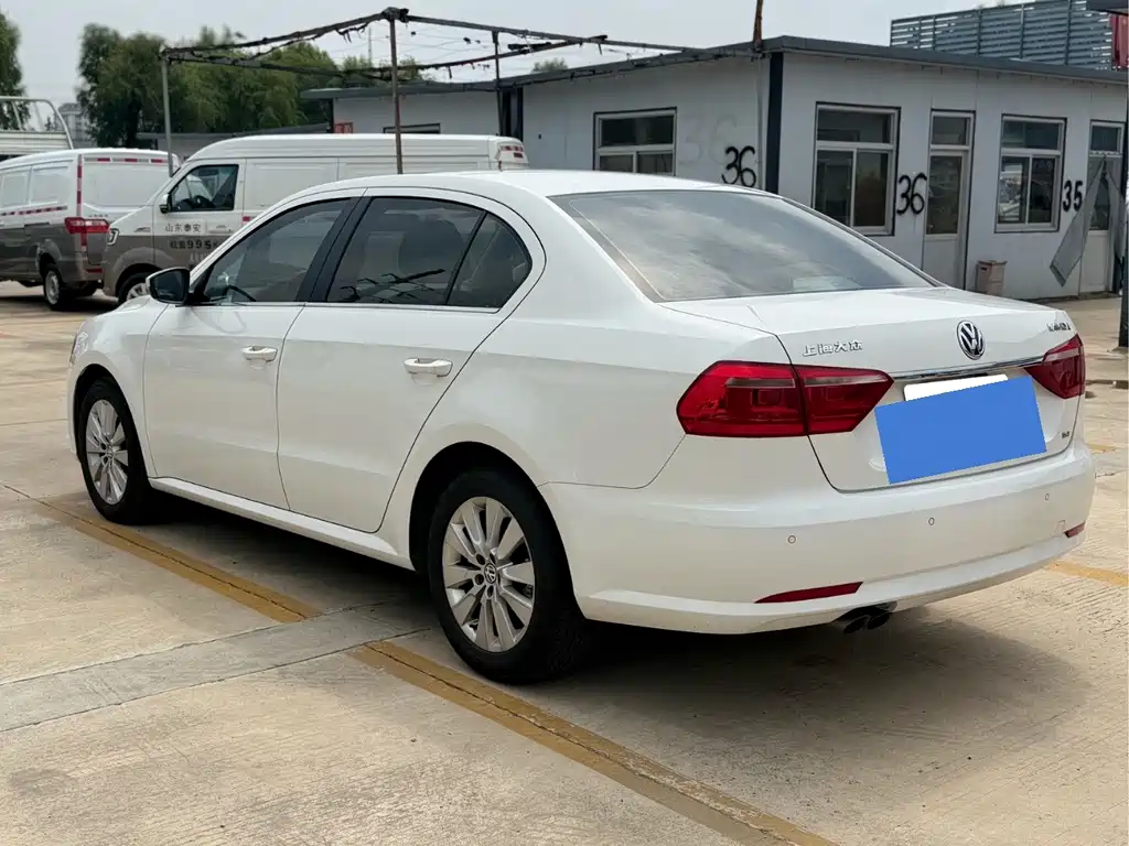 Volkswagen Lavida 2013