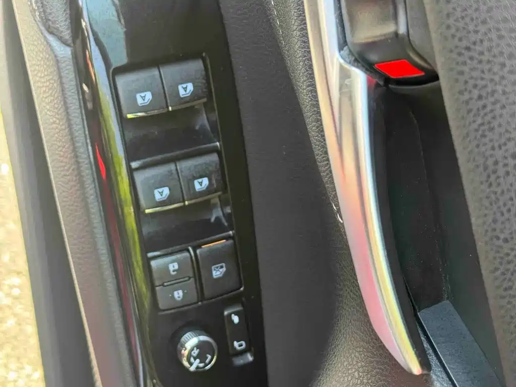 Toyota Camry 2018 — фото 9