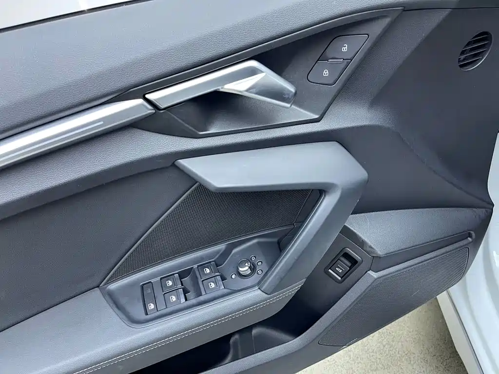 Audi A3 2024 — фото 12