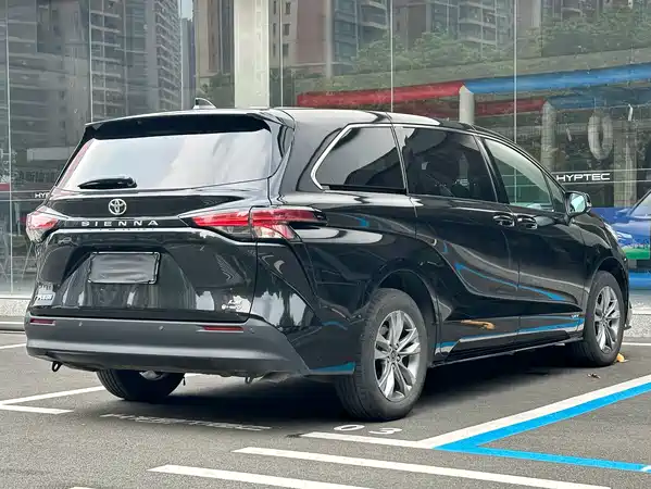 Toyota Sienna 2025