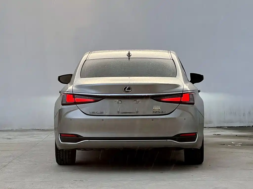 Lexus ES 2022 — фото 7