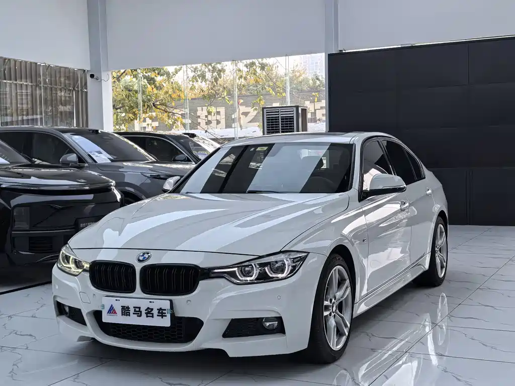 BMW 3 Series 2018 — фото 1