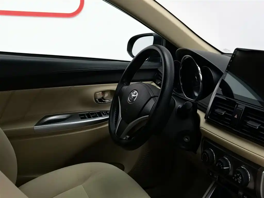 Toyota Yaris L 2015 — фото 22
