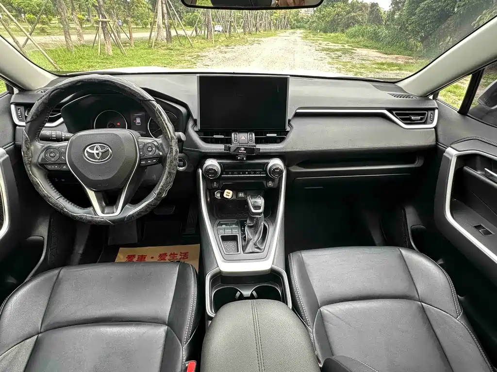 Toyota Wildlander 2022 — фото 10