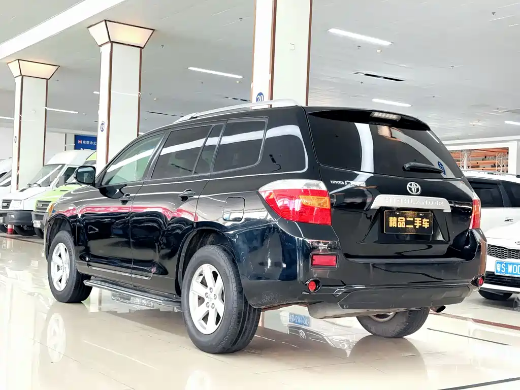 Toyota Highlander 2011 — фото 6