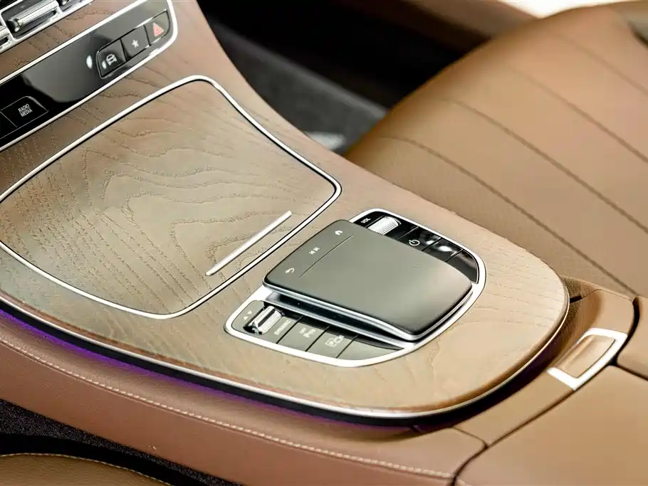 Mercedes-Benz E-Class New Energy 2021 — фото 12