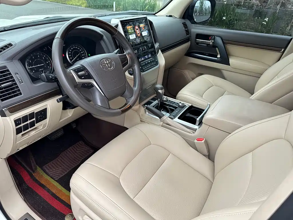 Toyota Land Cruiser 2019 — фото 9