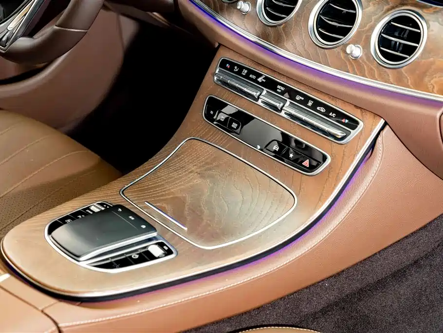Mercedes-Benz E-Class New Energy 2021 — фото 19