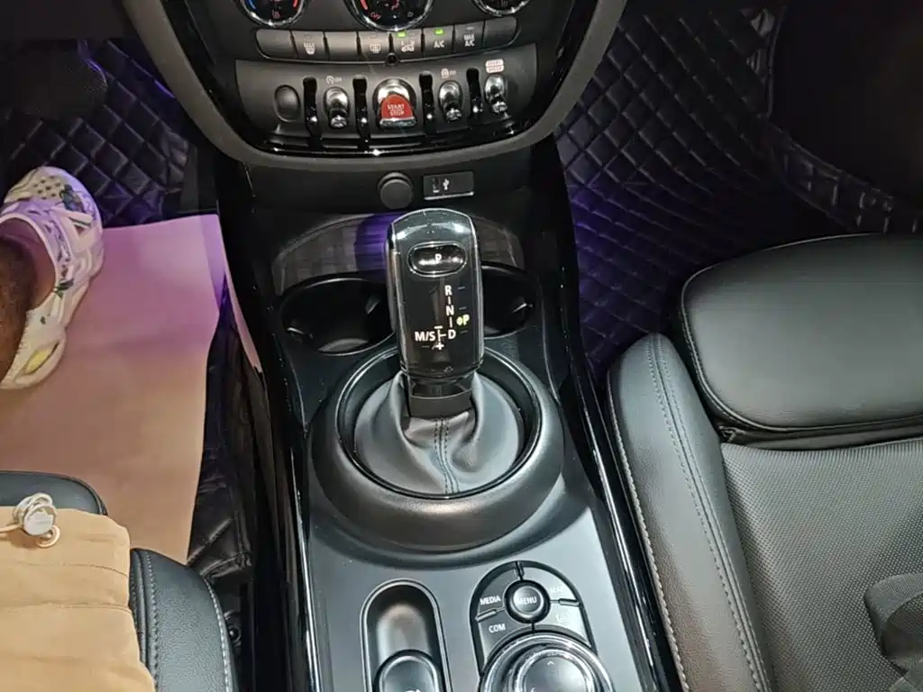 MINI Clubman 2023 — фото 14