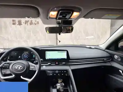 Hyundai Elantra 2022