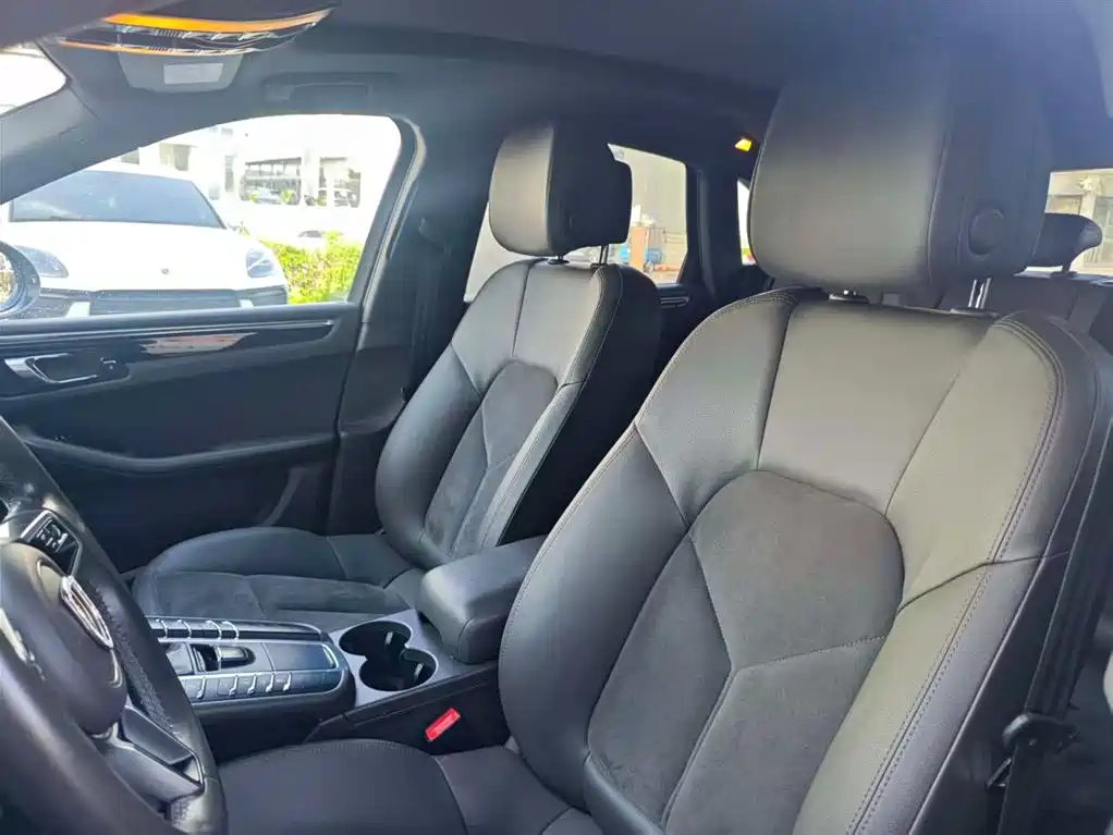 Porsche Macan 2016 — фото 13