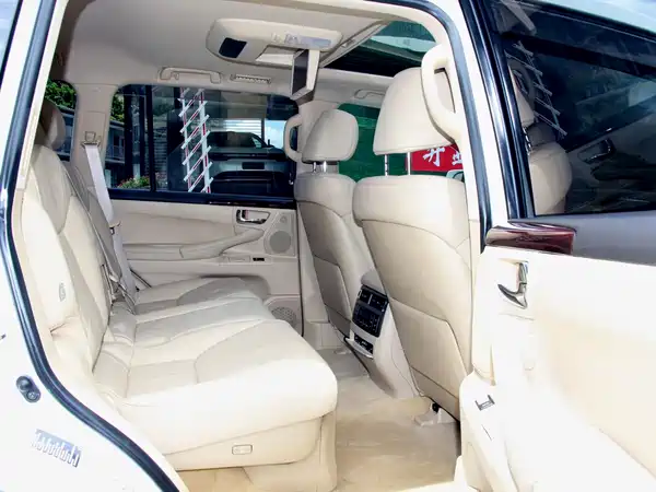 Lexus LX 2012