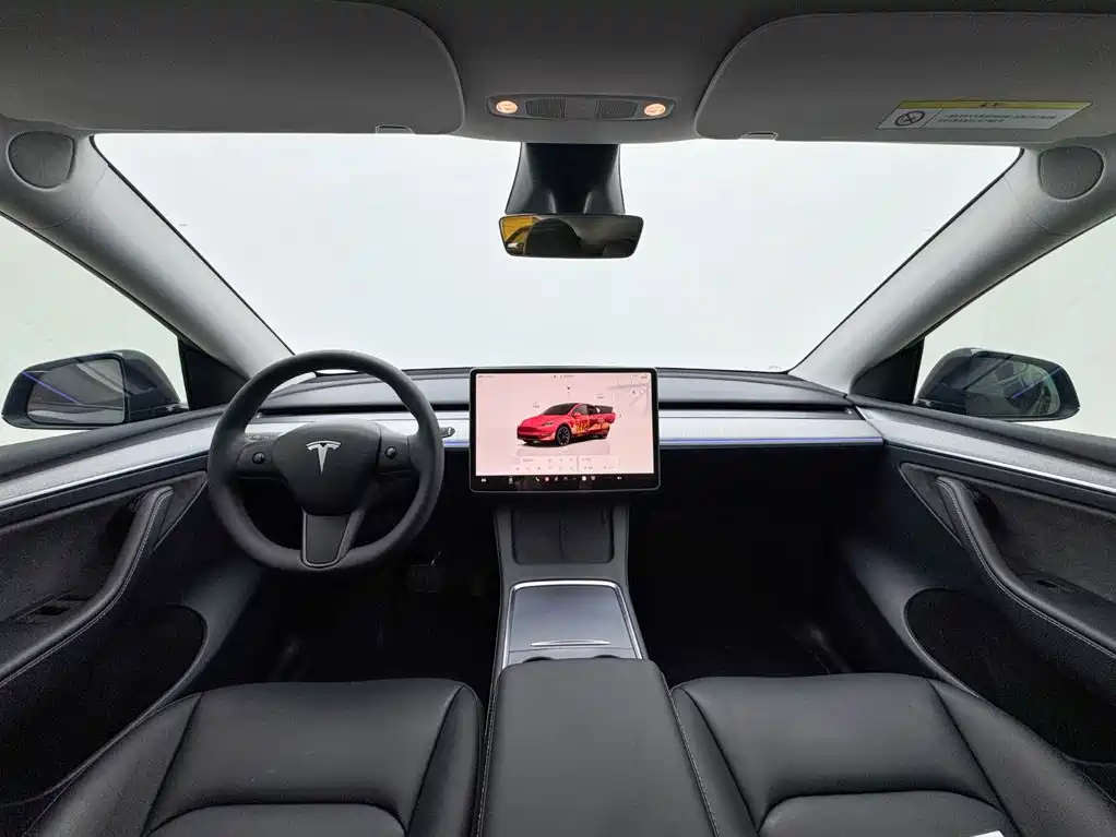 Tesla Model Y 2024 — фото 17