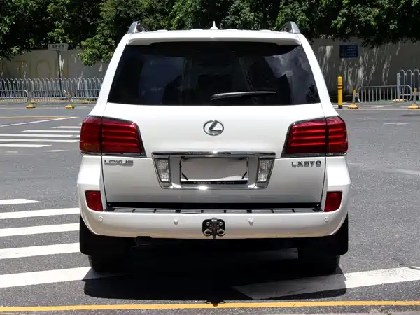 Lexus LX 2012
