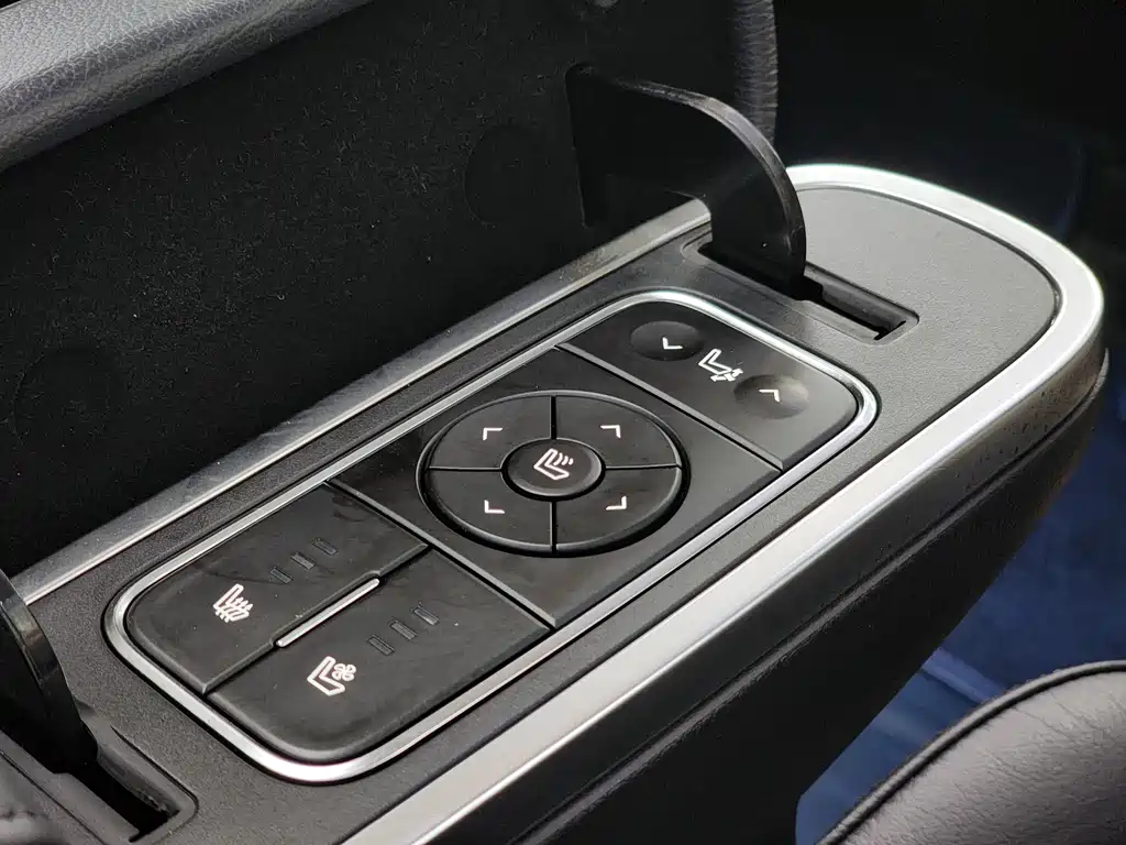 GAC Motor Trumpchi M8 2019 — фото 20