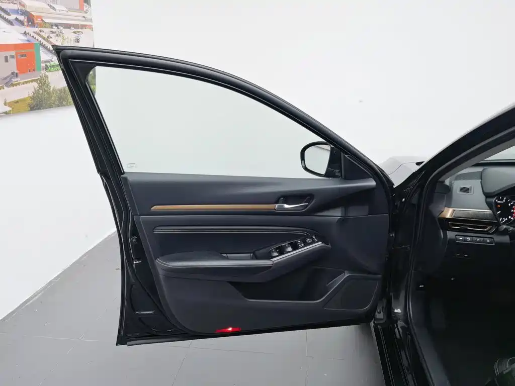 Nissan Teana 2024 — фото 8