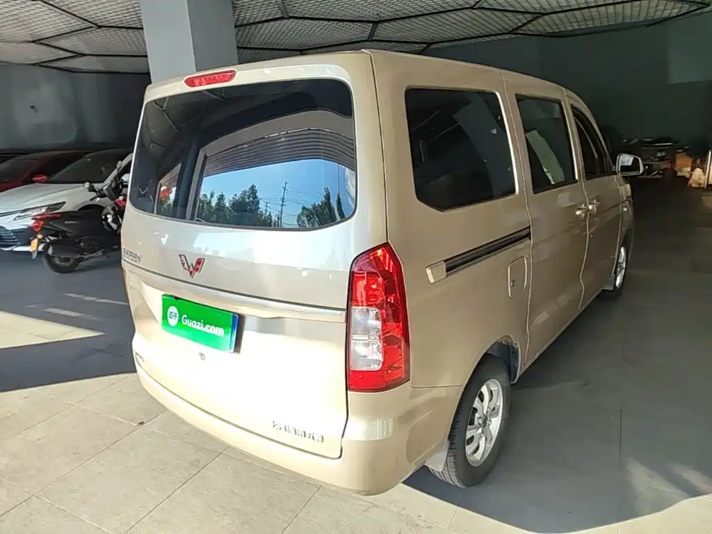 Wuling Hongguang V 2024