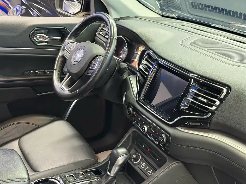 Jeep Grand Commander 2021 — фото 16