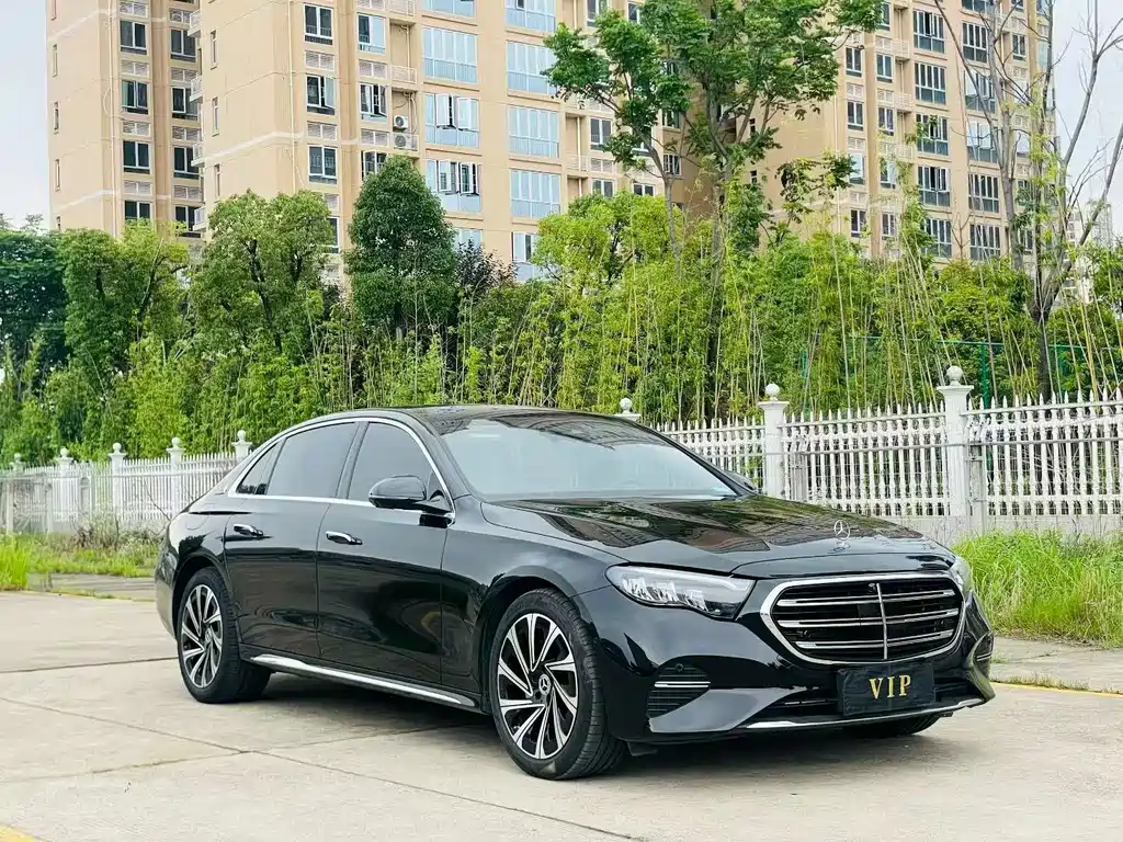 Mercedes-Benz E-Class 2024