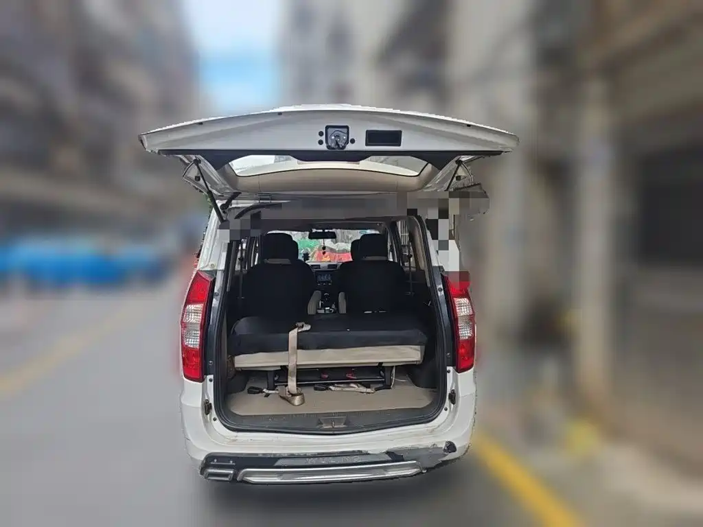 Wuling Hongguang 2015 — фото 16