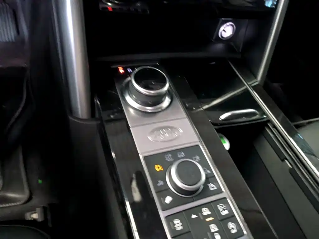 Land Rover Discovery 2021 — фото 14
