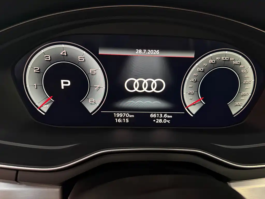 Audi A4L 2024 — фото 8