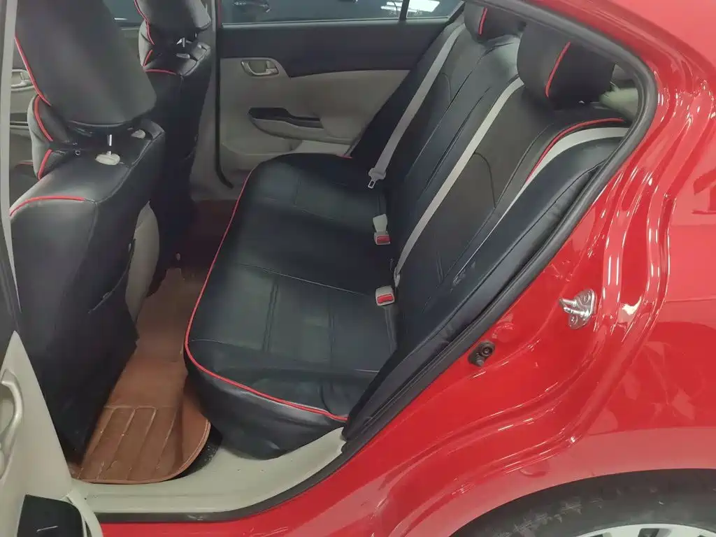 Honda Civic 2015 — фото 13