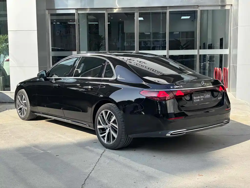 Mercedes-Benz E-Class 2024