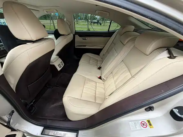 Lexus ES 2016