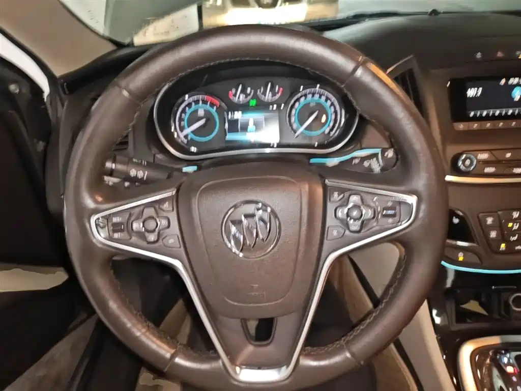 Buick Regal 2015 — фото 11