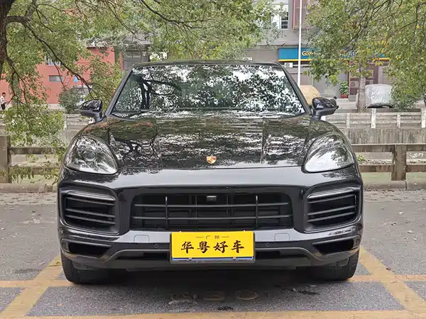 Porsche Cayenne 2021