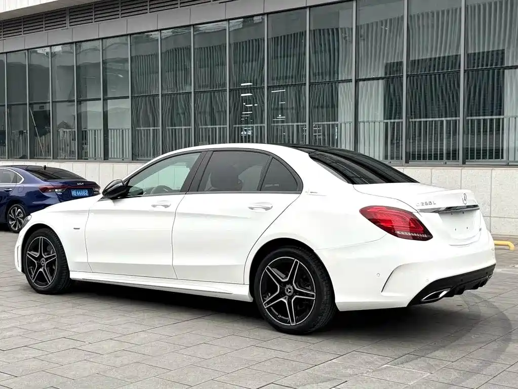 Mercedes-Benz C-Class 2021 — фото 17