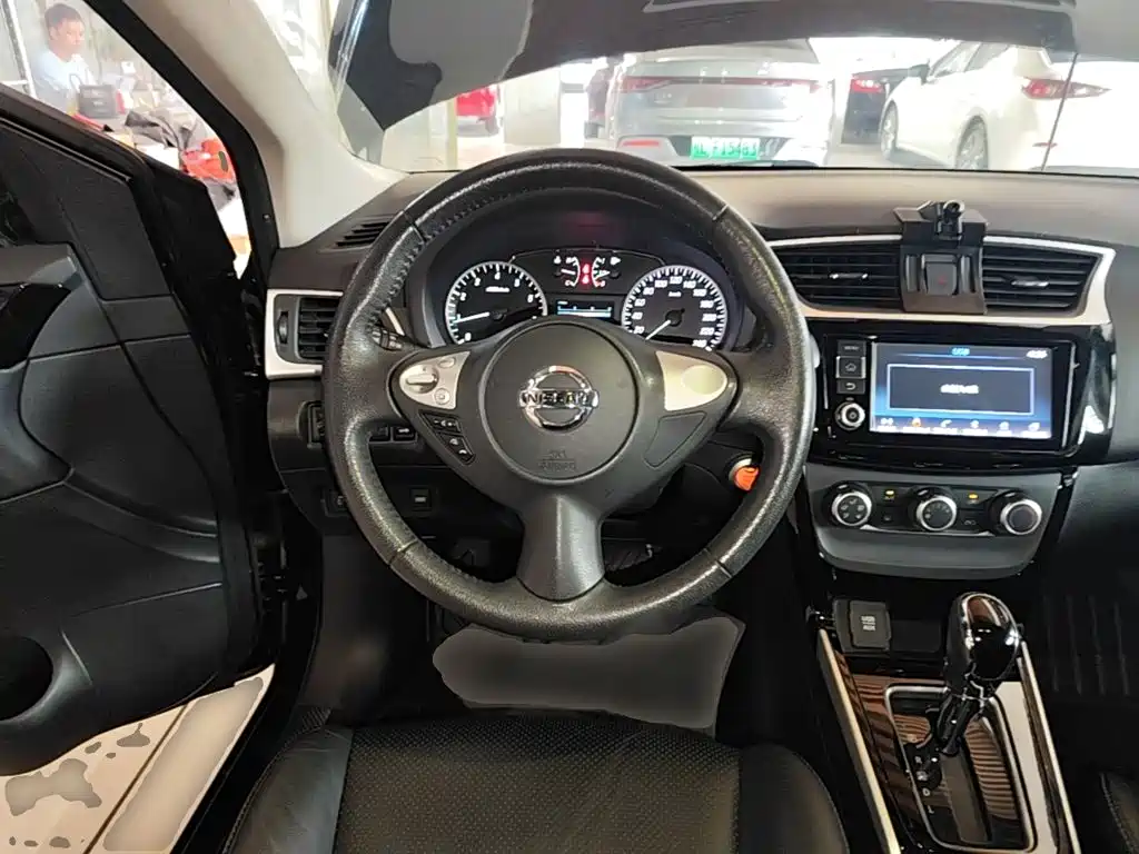 Nissan Sylphy 2018 — фото 11
