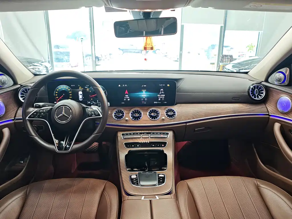 Mercedes-Benz E-Class 2023 — фото 14