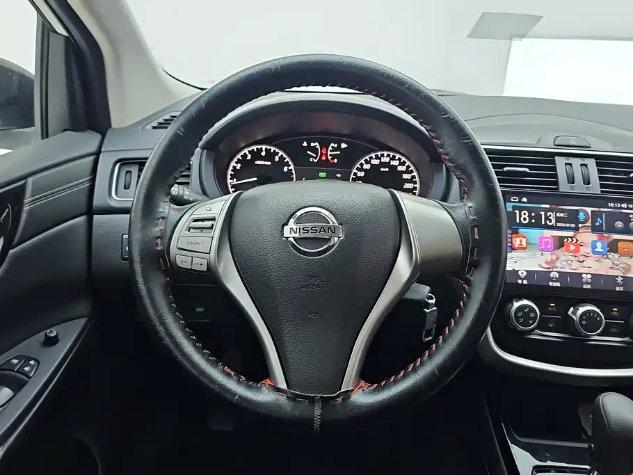Nissan Tiida 2016 — фото 15