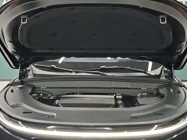 Li Auto L7 2025