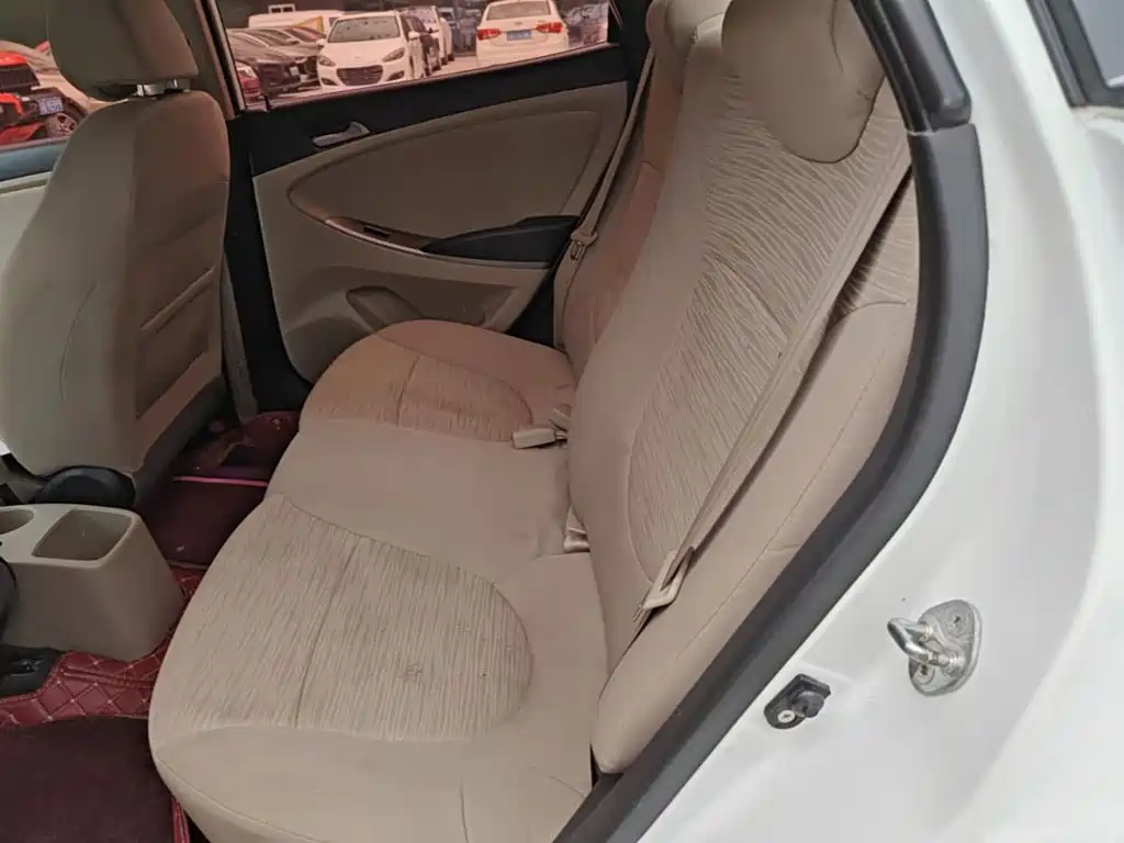 Hyundai Accent 2016 — фото 17