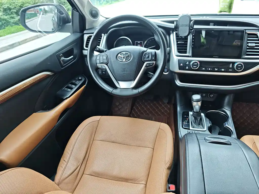 Toyota Highlander 2021 — фото 11