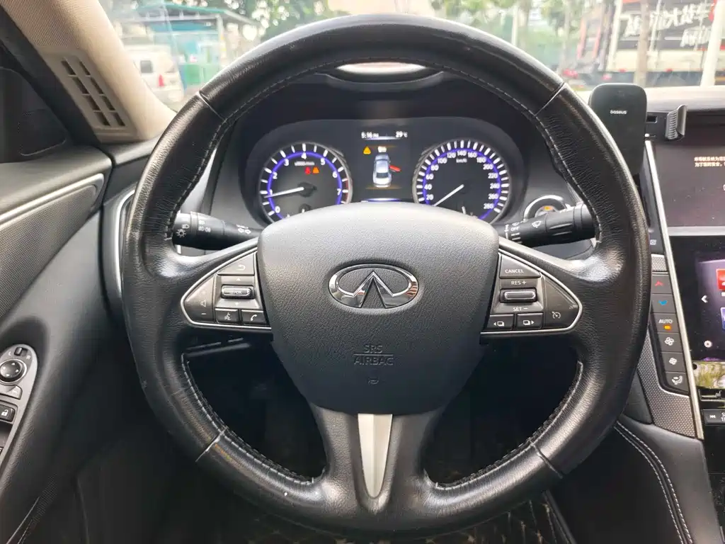 Infiniti Q50L 2016 — фото 16