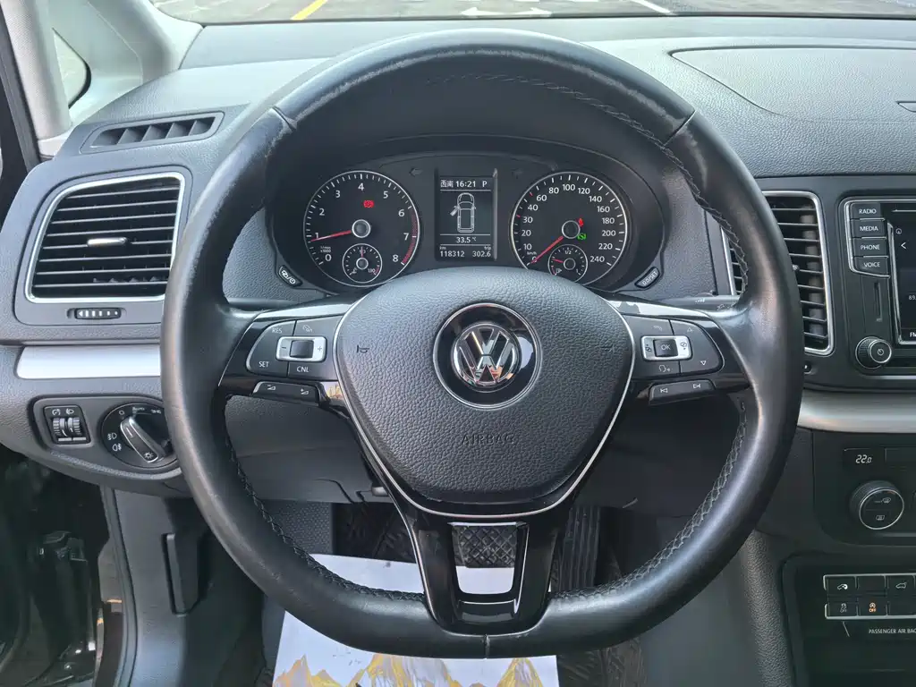 Volkswagen Sharan 2018 — фото 15