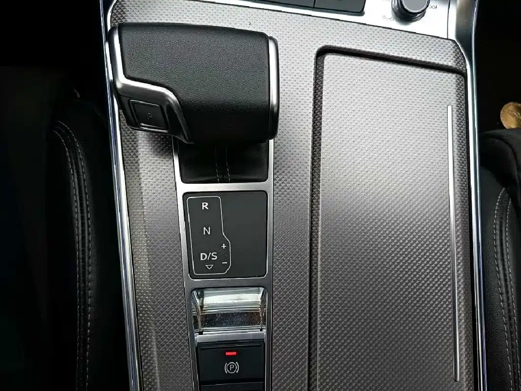 Audi A6L 2022 — фото 23
