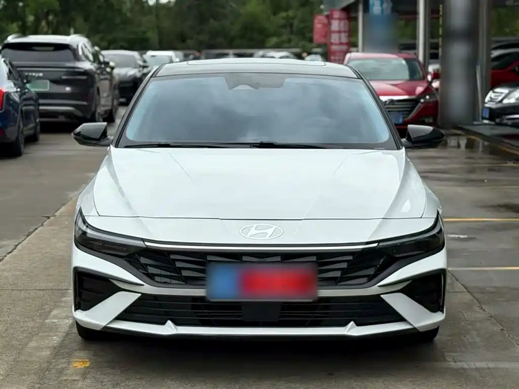 Hyundai Elantra 2025 — фото 13