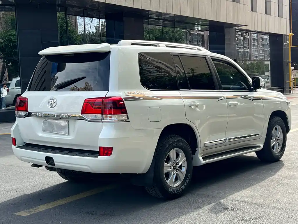 Toyota Land Cruiser 2019 — фото 8