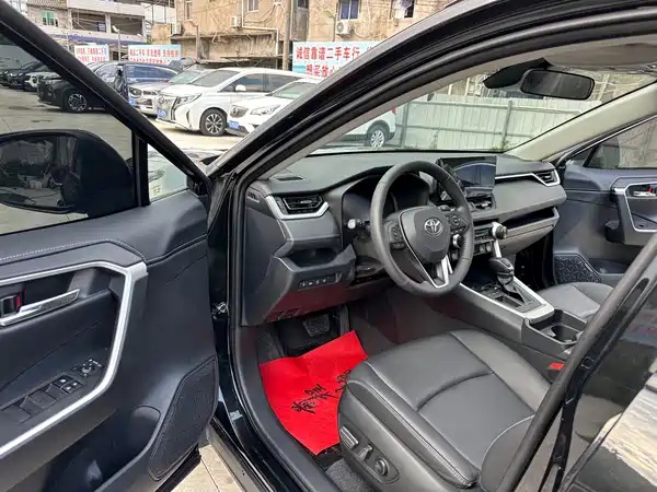 Toyota RAV4 2024
