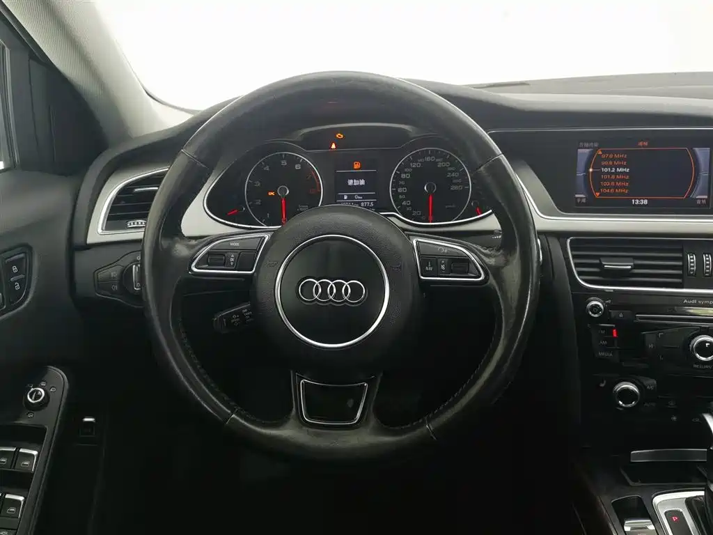 Audi A4L 2015 — фото 11