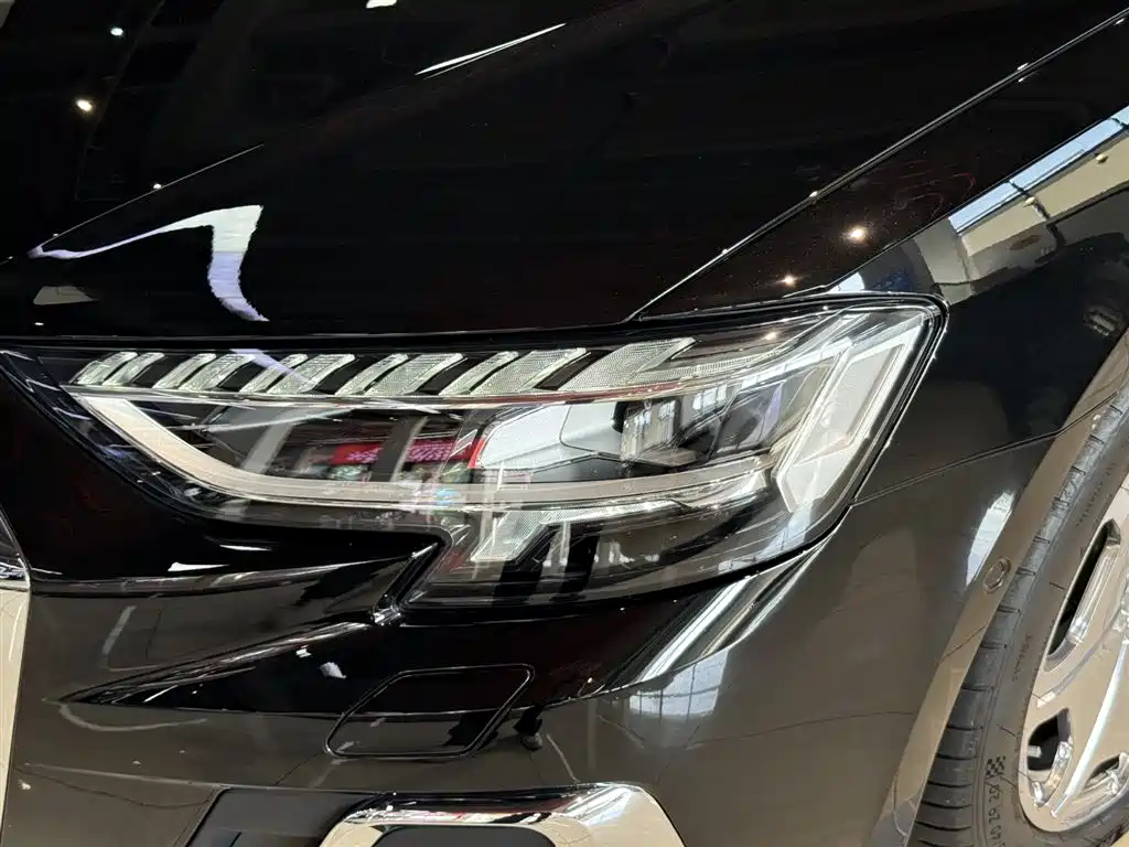 Audi A8 2024